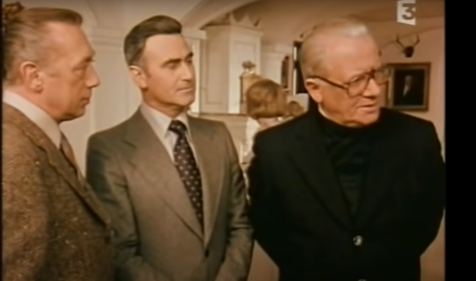 Stephan Derrick et le conseiller Consistorial dans l'épisode "Calcutta" de la série Inspecteur Derrick