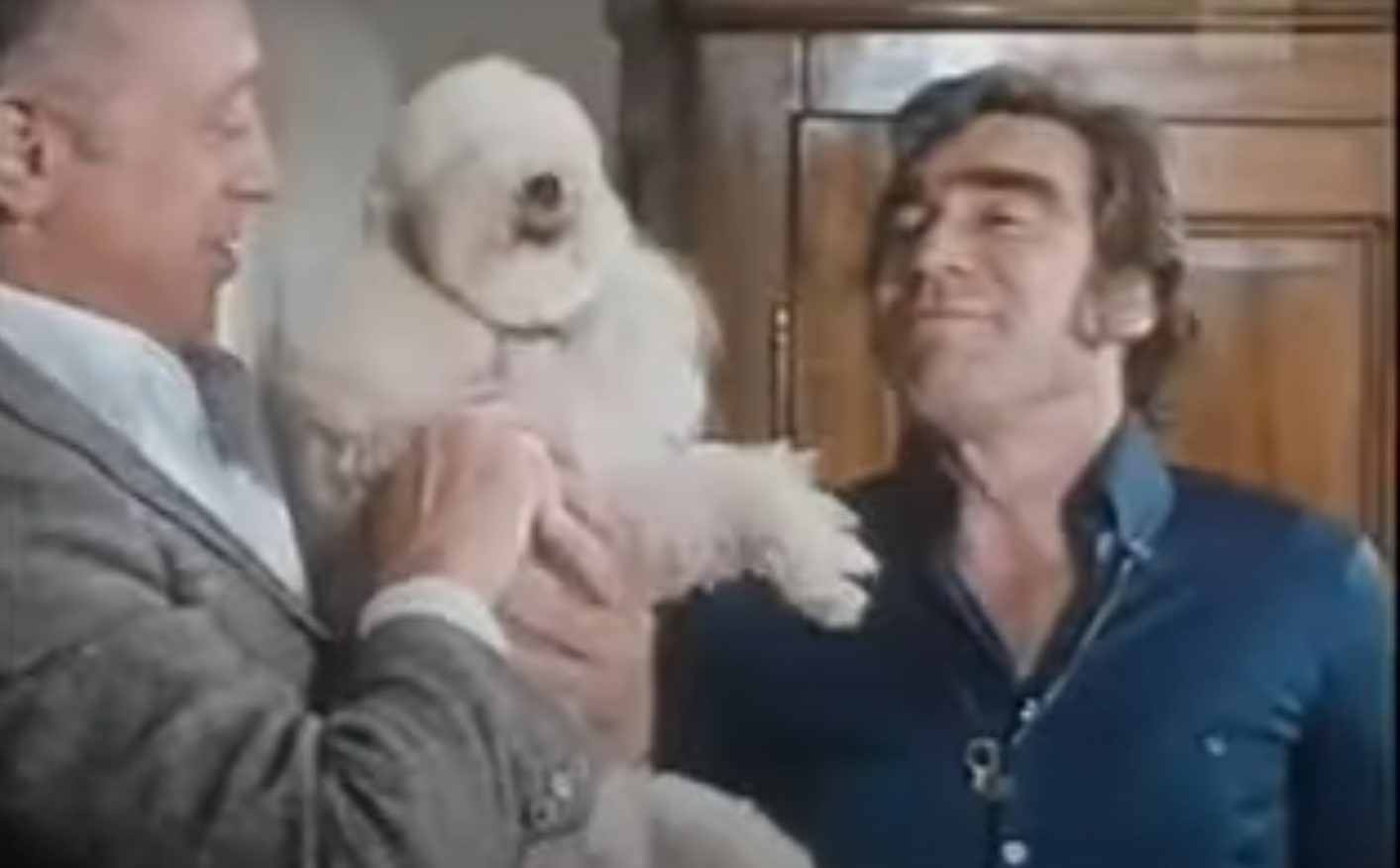 Stefan Derrick et Mr Schündler dans l'épisode "Un sale caractère" de la série Inspecteur Derrick
