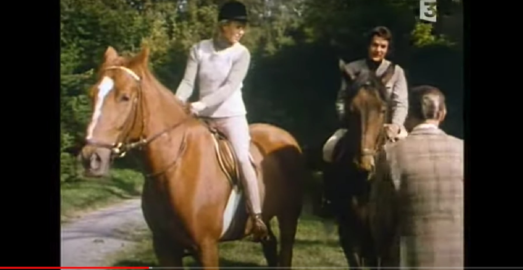 Margot Parenge et Theo Kremp dans l'épisode "L'homme de Portofino" de la série Inspecteur Derrick