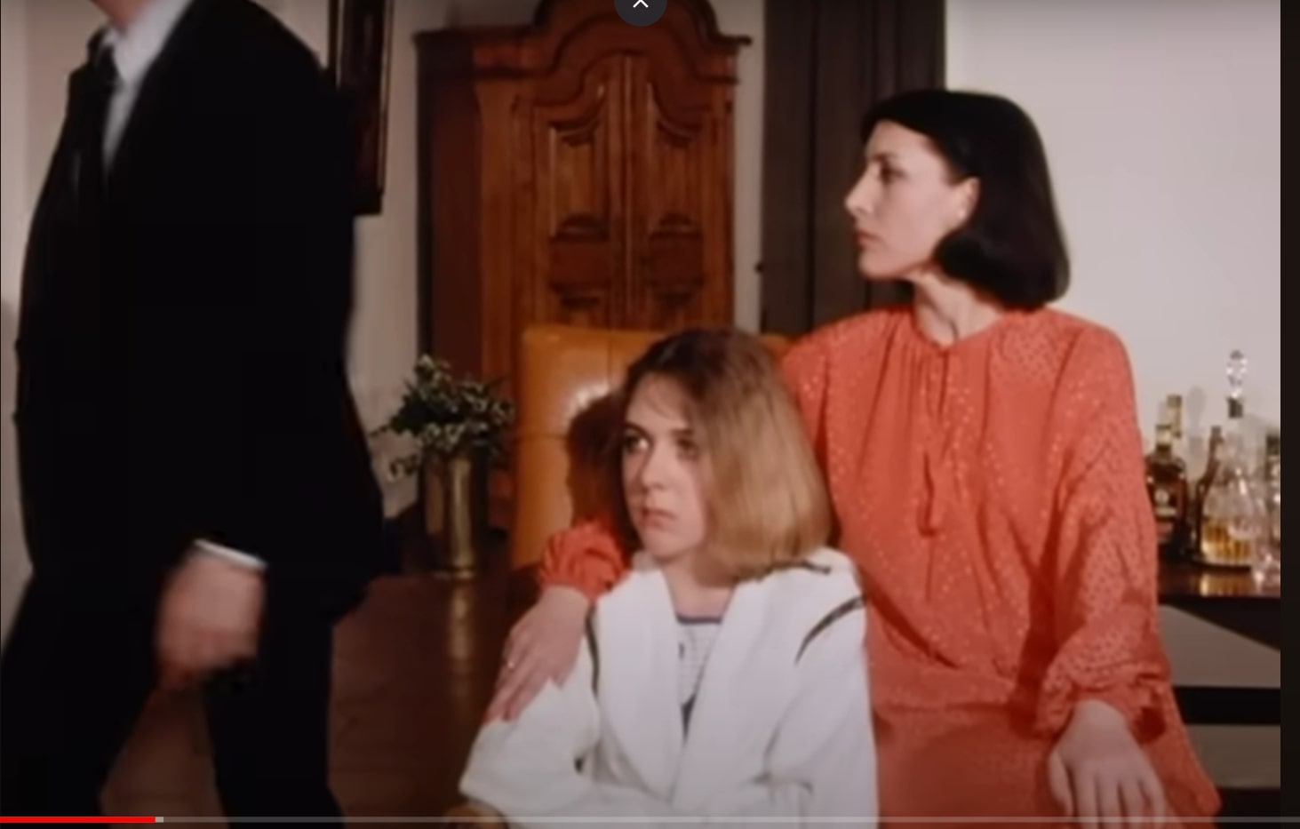 Anne Bennent et Christine Wodetsky dans l'épisode "Le père de Lisa" de la série Inspecteur Derrick
