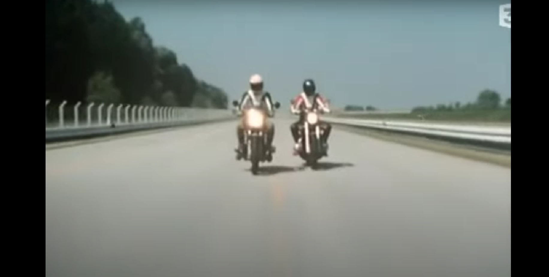 Horst Habinger et Alex Schech à moto dans l'épisode "Risque" de la série Inspecteur Derrick