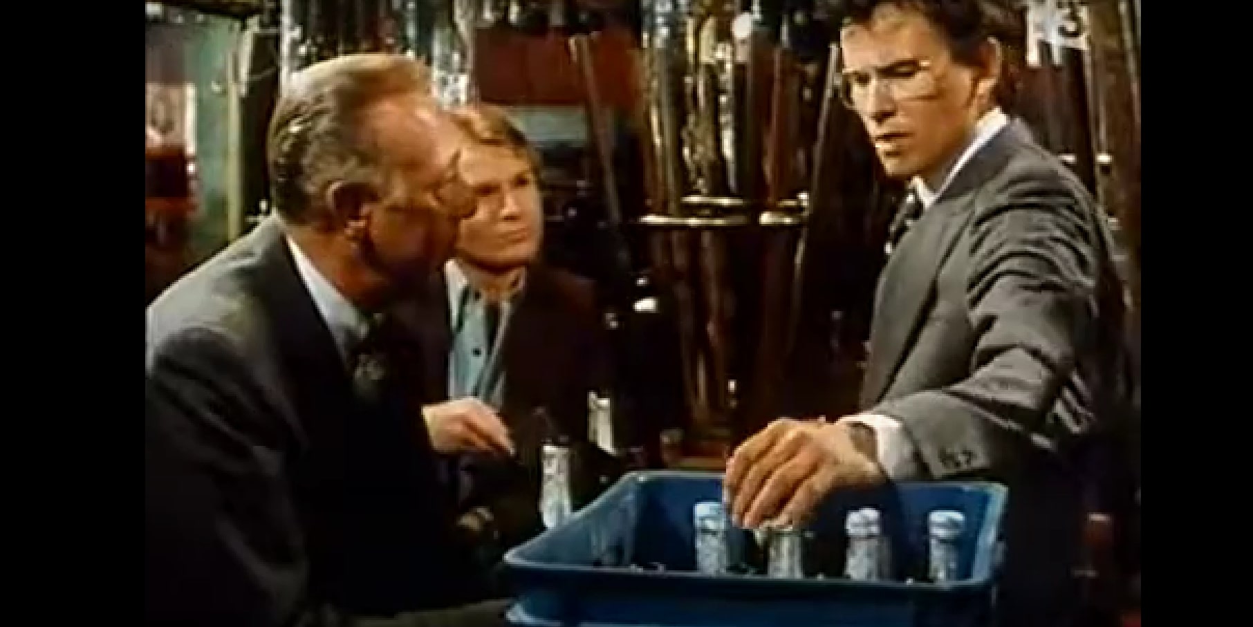 Stephan Derrick, Harry Klein et Gerke dans l'épisode "Bienvenue à bord" de la série Inspecteur Derrick