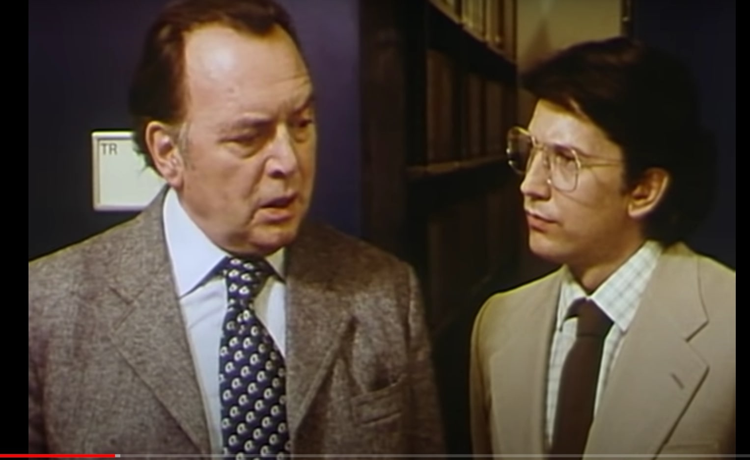 Will Quadflieg et  Bernd Herzsprung dans l'épisode "Le congrès de Berlin" de la série Inspecteur Derrick.