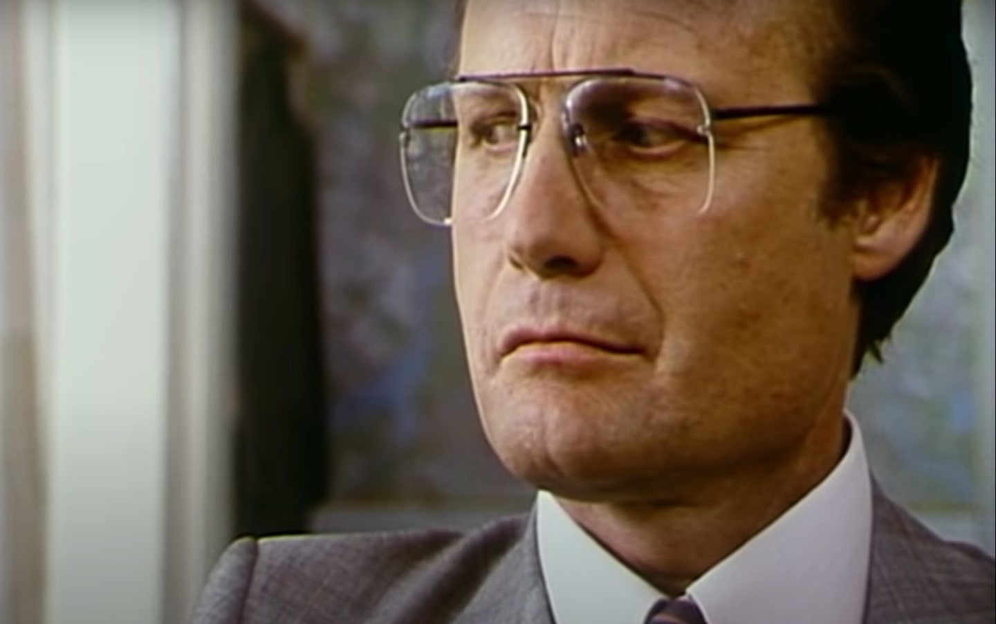 Karl Walter Diess dans l'épisode "Le congrès de Berlin" de la série Inspecteur Derrick.