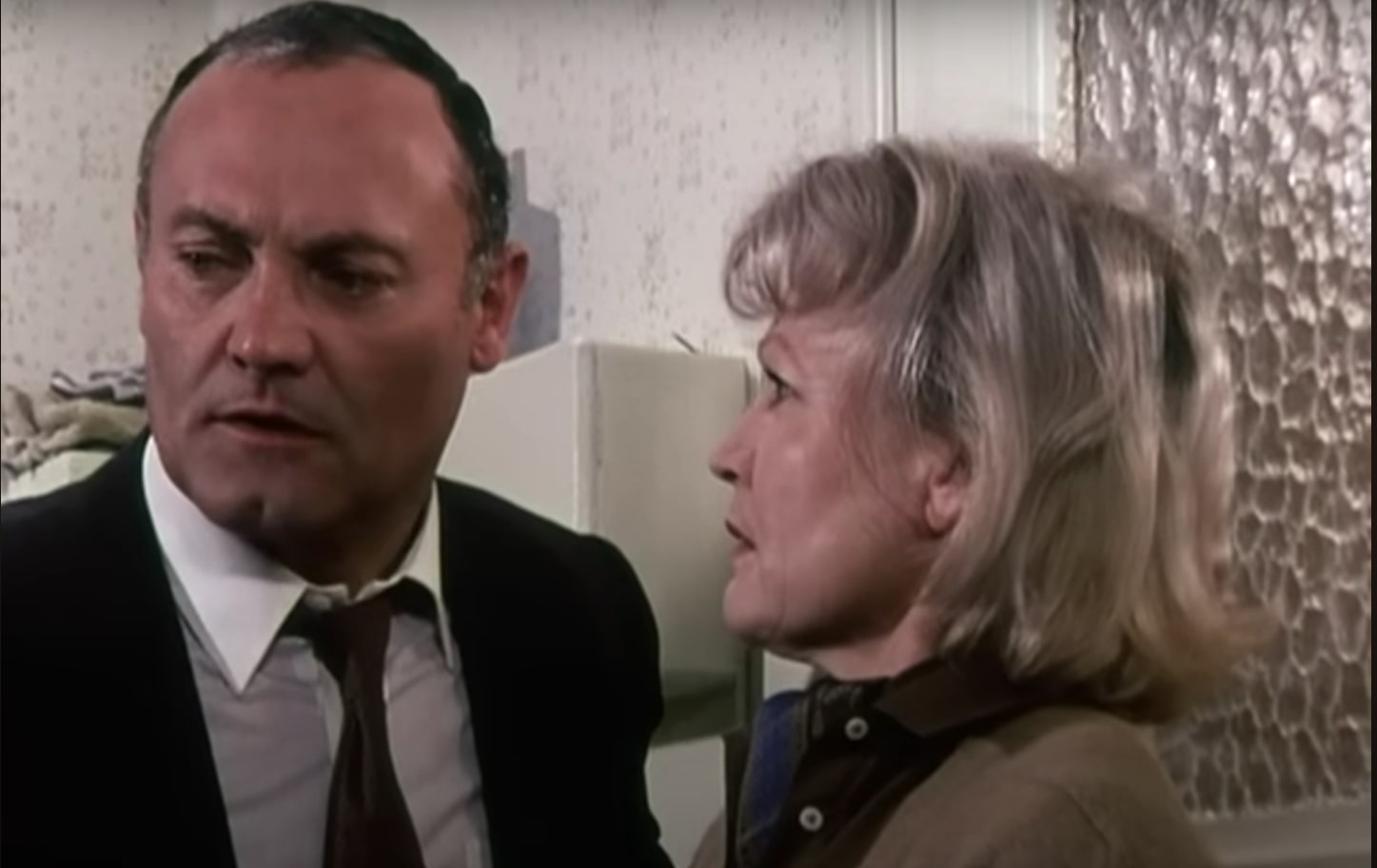Werner Kreindl et Ida Krottendorf dans l'épisode "La seconde mortelle" de la série Inspecteur Derric