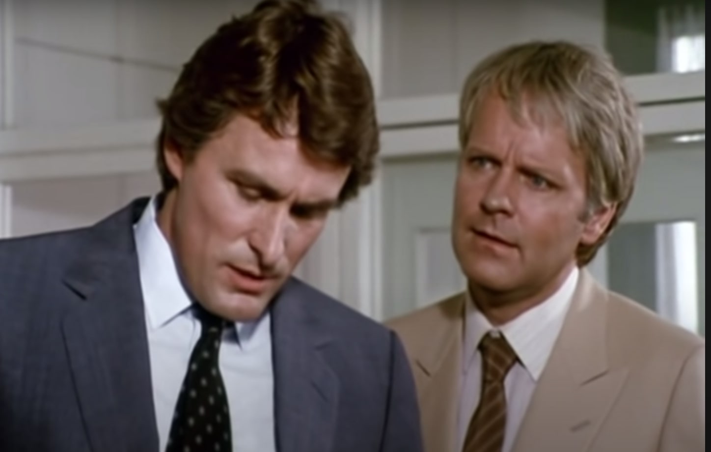 Klaus Wildbolz et Peter Fricke dans l'épisode "L'envie" de la série Inspecteur Derrick.