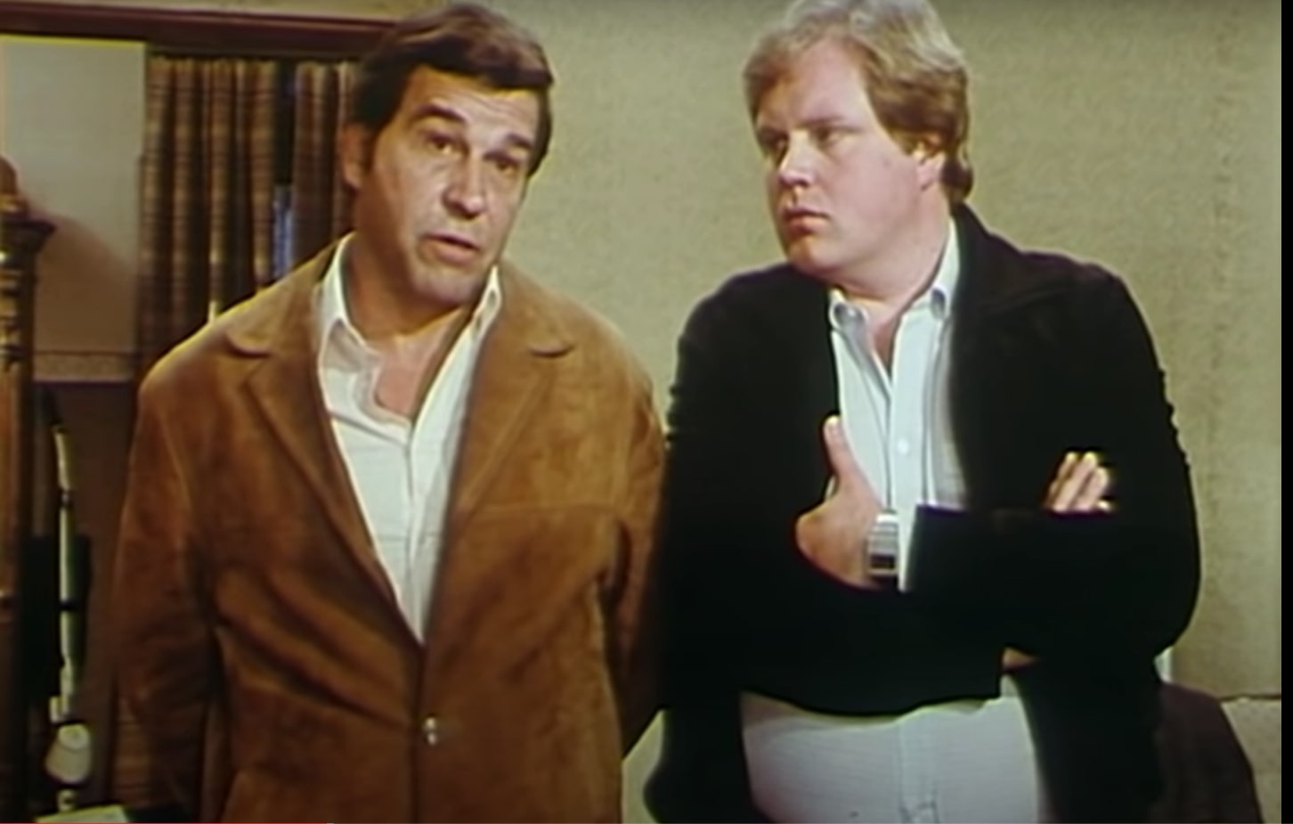  Thomas Braut et Rolf Bogus dans l'épisode "Le congrès de Berlin" de la série Inspecteur Derrick.
