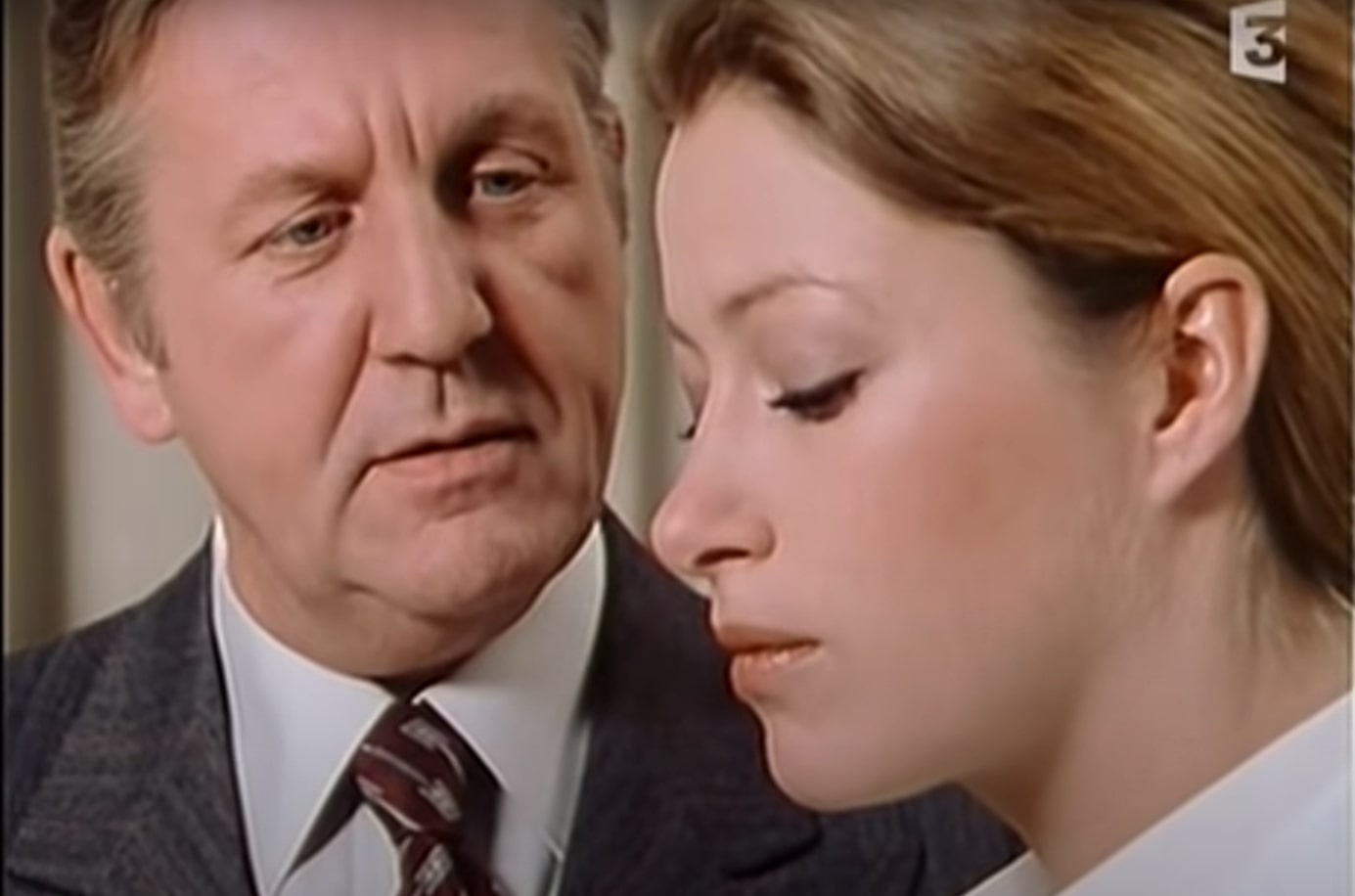 Herbert Mensching et Katja Rupé dans l'épisode "Le Facteur L" de la série Inspecteur Derrick