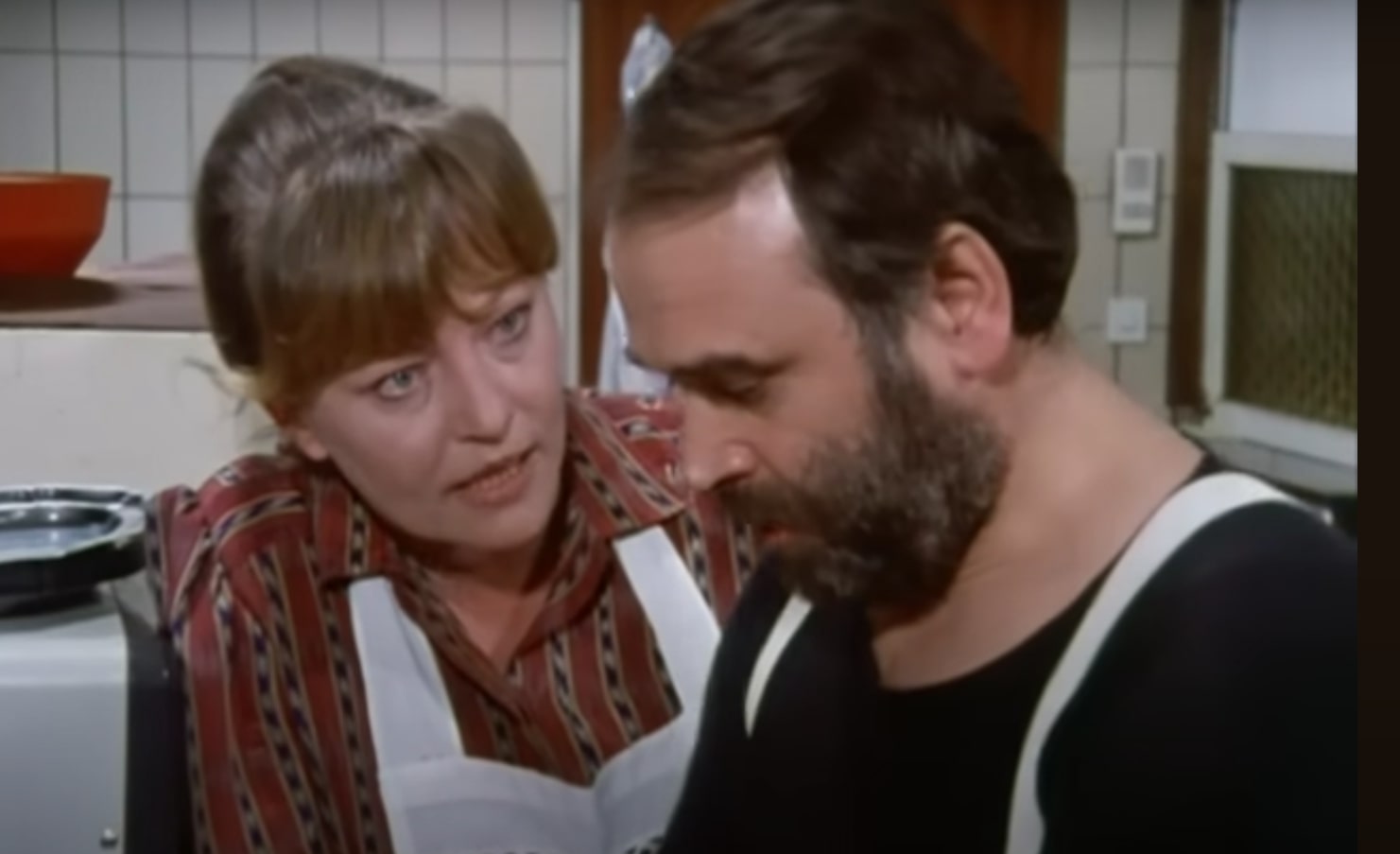 Karin Baal et Edwin Marian dans l'épisode "La mort d'un italien" de la série Inspecteur Derrick