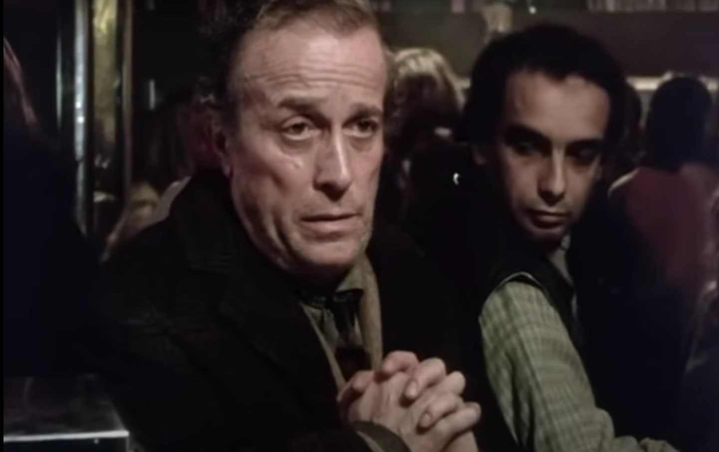 Klaus Behrendt dans l'épisode "Au bord du gouffre" de la série Inspecteur Derrick