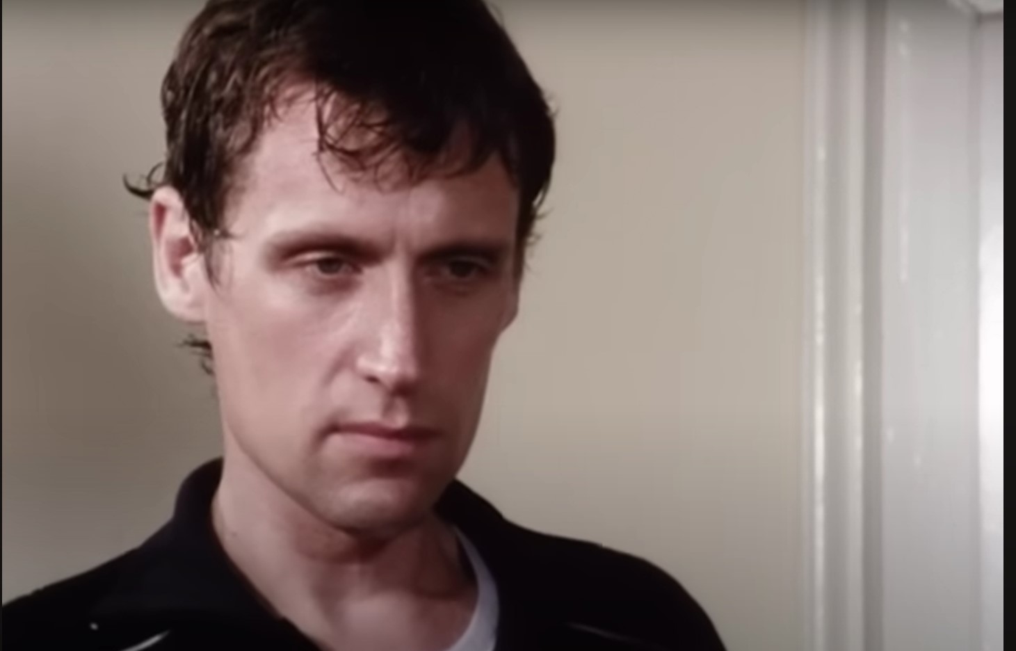 Robert Atzorn dans l'épisode "La morte du lac" de la série Inspecteur Derrick