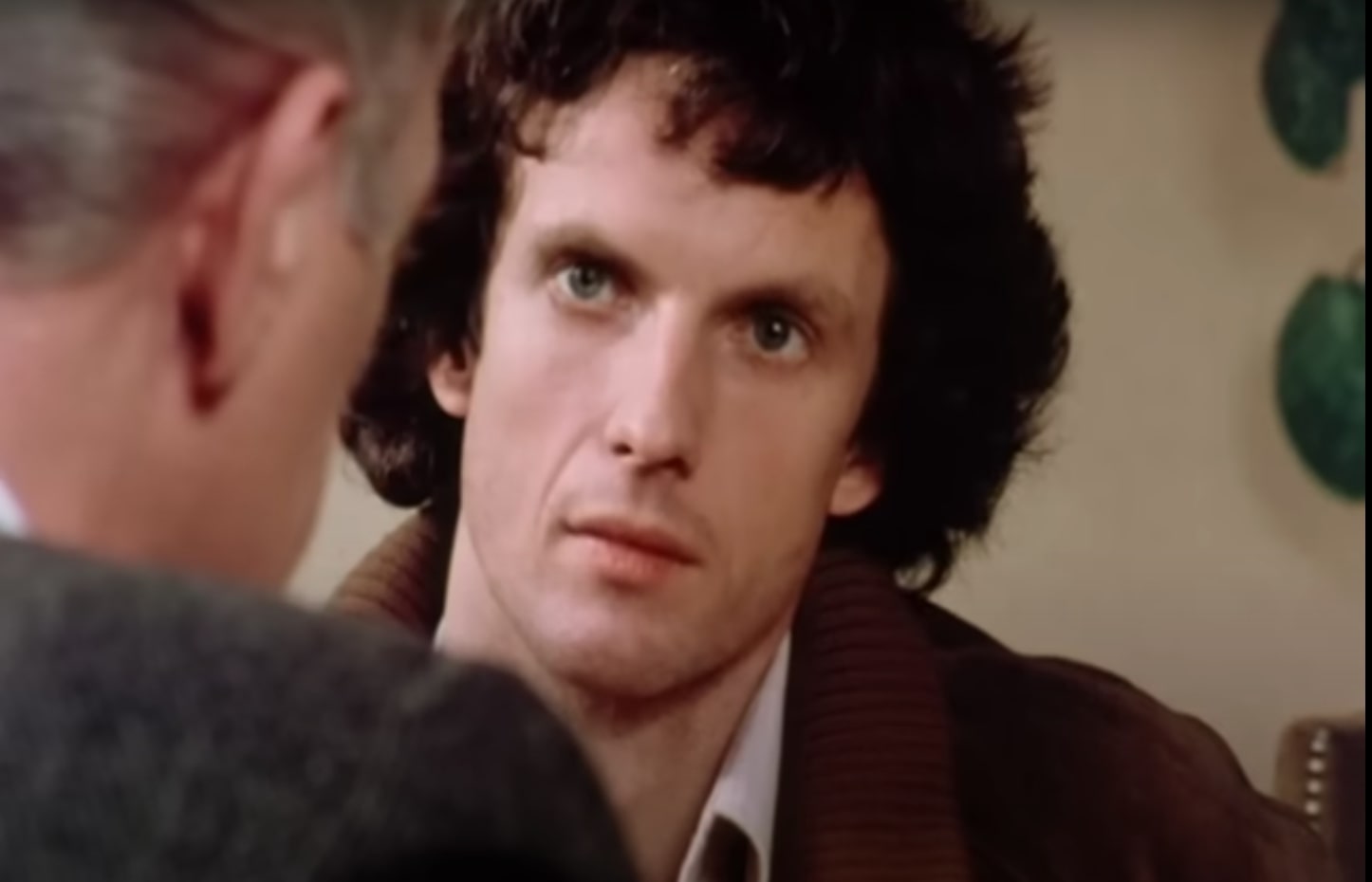 Mathieu Carrière dans l'épisode "Une vieille histoire" de la série Inspecteur Derrick