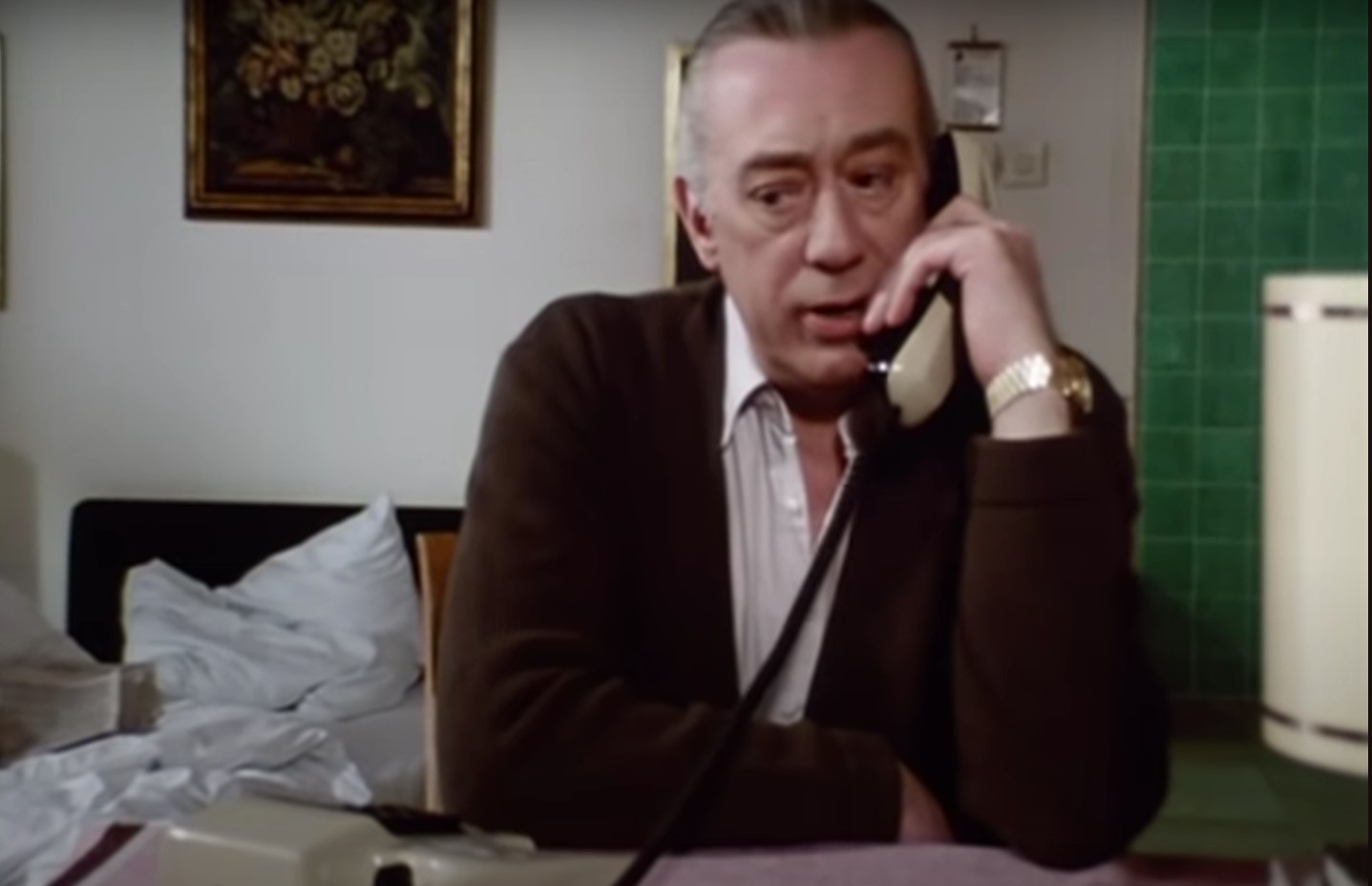 Horst Tappert dans l'épisode "L'imprudence" de la série Inspecteur Derrick