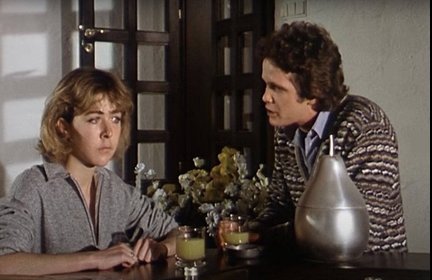 Anne Bennent et Ekkehardt Belle dans l'épisode "Un voyage à Lindau" de la série Inspecteur Derrick