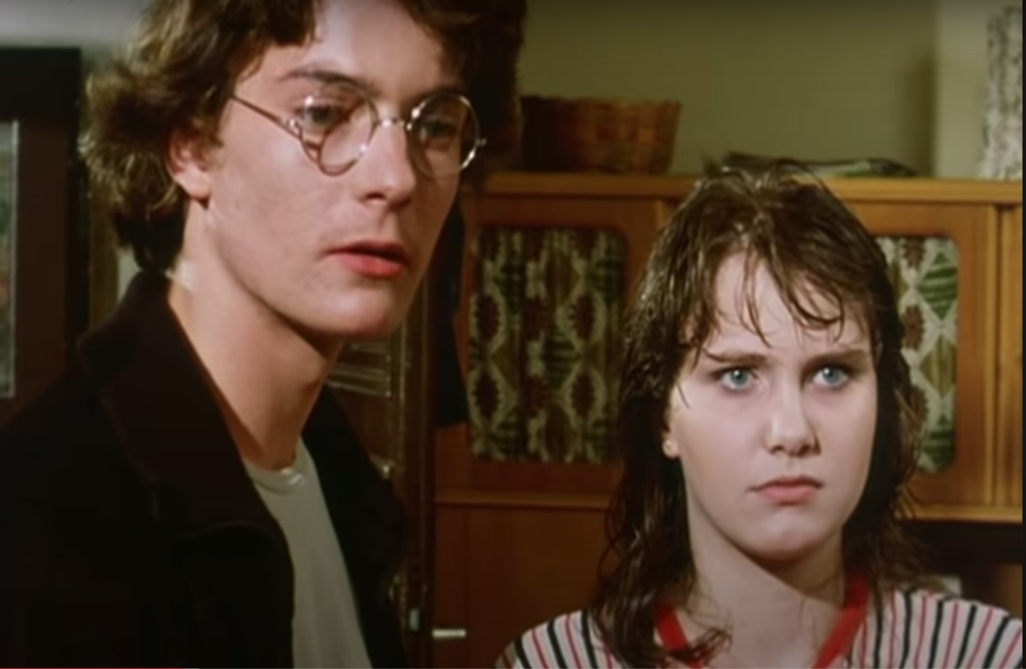 Pascal Breuer et Viola Seth dans l'épisode "Un événement pas banal" de la série Inspecteur Derrick