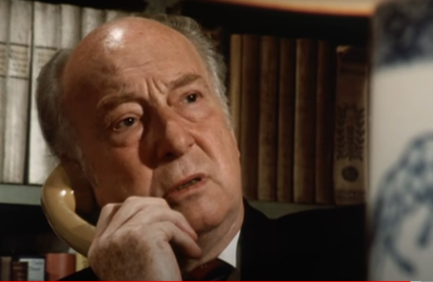 Alf Marholm dans l'épisode "L'homme de Kiel" de la série Inspecteur Derrick