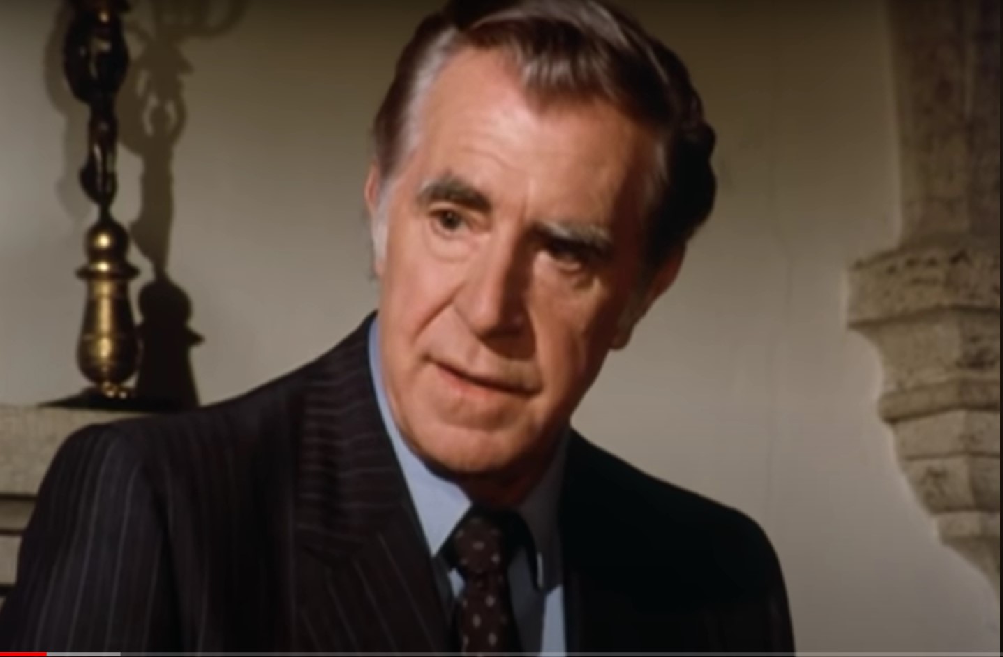 Peter Pasetti dans l'épisode "L'homme de Kiel" de la série Inspecteur Derrick